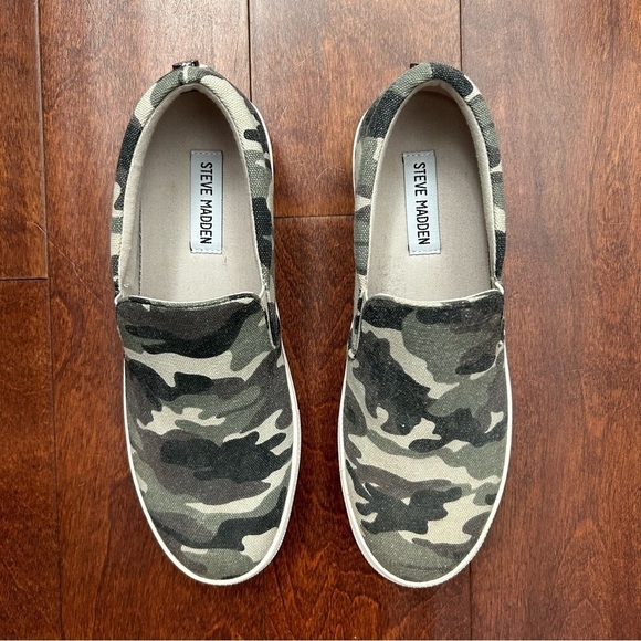 Steve Madden Women’s “Gills” Platform Sneakers, Camo Vegan Canvas SlipOns, Size8 - Picture 3 of 13